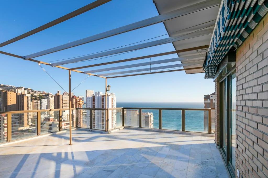 شقة Atico Con Gran Terraza بينايدورم المظهر الخارجي الصورة