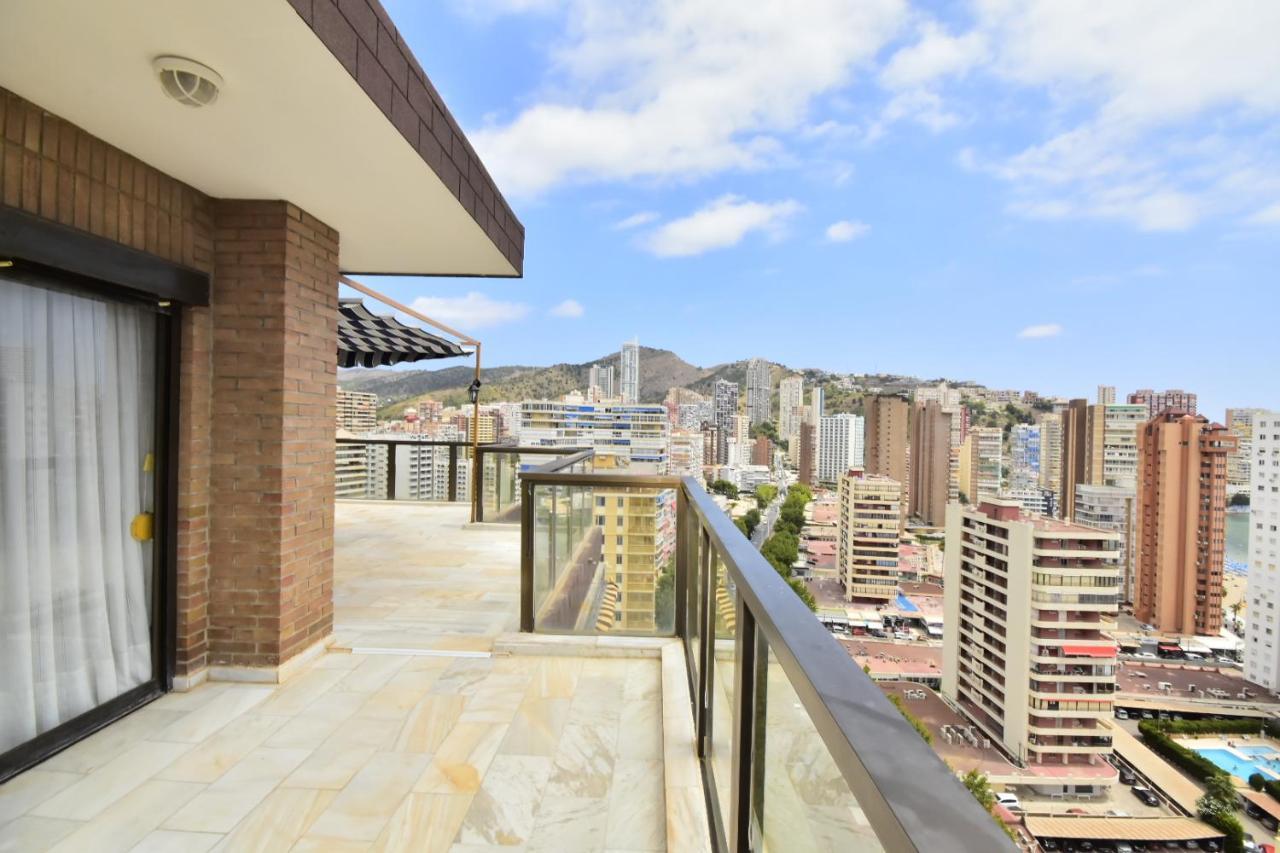 شقة Atico Con Gran Terraza بينايدورم المظهر الخارجي الصورة